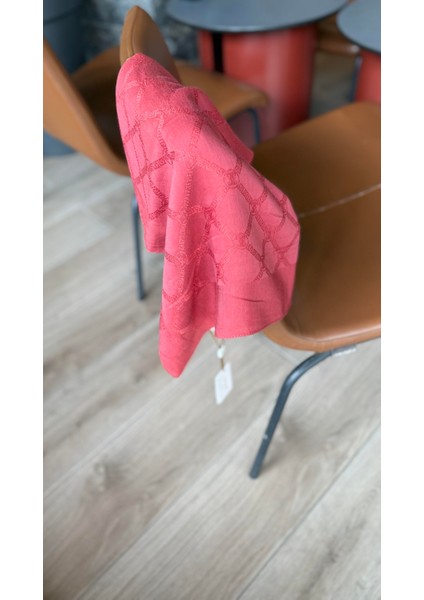 Monogram Şal Nar Çiçeği modelleri