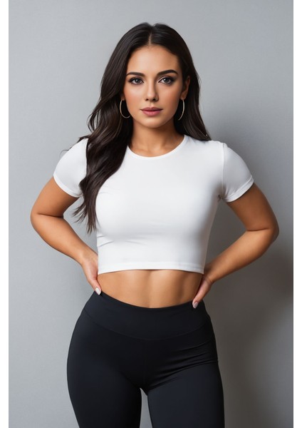 Beyaz Bisiklet Yaka Slim Fit Crop Top
