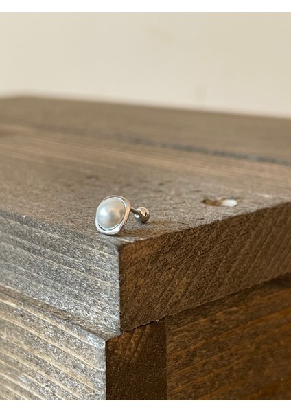 925 Ayar Gümüş Incili Kıkırdak Helix Tragus Piercingi Gümüş Piercing