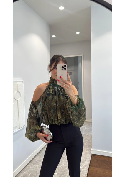 Desenli Düşük Omuzlu Belden Lastikli Şifon Bluz