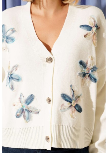 Çiçek Nakışlı Uzun Kollu Hırka