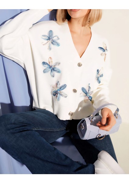 Çiçek Nakışlı Uzun Kollu Hırka modelleri