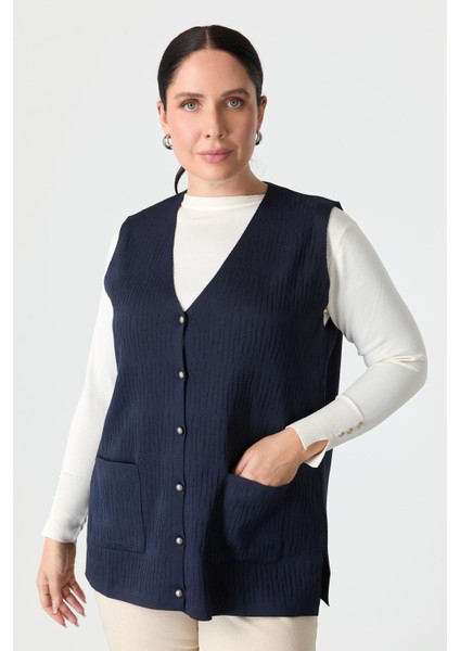 Büyük Beden Düğme Detaylı Triko Yelek-Lacı