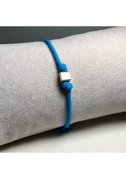 14 Ayar Altın Mavi Ipli Küp Bileklik fırsatları