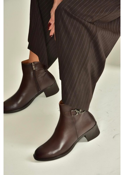 V555311503 Kahverengi Hakiki Deri Alçak Topuklu Kadın Bot modelleri