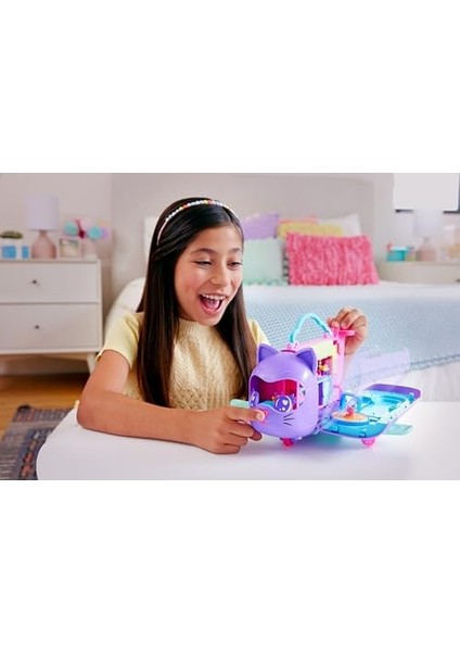 ™ Minik Kedi Hava Yolları™ Oyun Seti Polly In Rio Uçak Oyun Seti, 2 Mikro Bebek ve Evcil Hayvan, Aksesuarlar, Seyahat Oyuncağı Uçak HWP19 modelleri