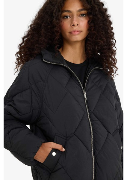 Su Geçirmez Regular Fit Kapüşonlu Mont F2803AX25WN fırsatları