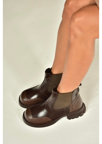 V312402609 Kahverengi Kalın Tabanlı Lastik Detaylı Kadın Bot modelleri