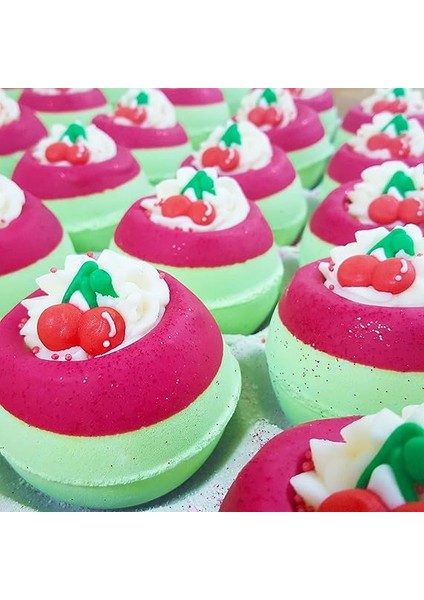 Cosmetics Cherry On Top Blaster Banyo Topu (160 G) fırsatları