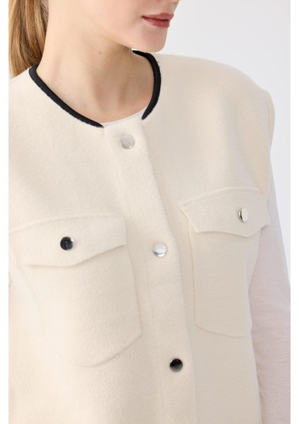 22019 Cep Detaylı Triko Yelek fırsatları