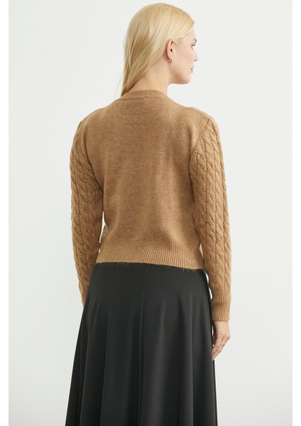 Yumoş Saç Örgü Motifli Triko Kazak - Karamel indirimleri
