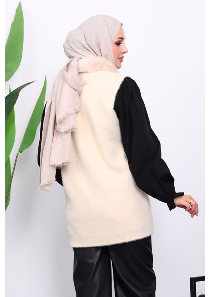 Krem Yaka Kürklü Cepli Triko Yelek fırsatları