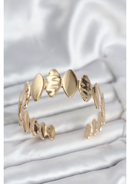 Pirinç Gold Renk Parçalı Model Kadın Bileklik