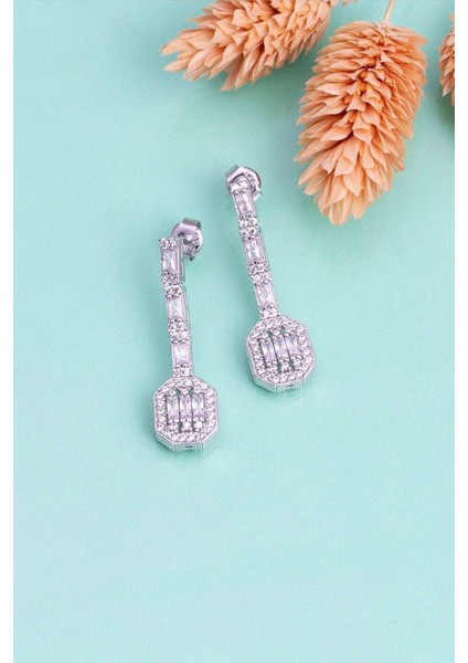 Su Yolu Süzme Baget Taşlı 925 Ayar Gümüş Küpe fırsatları