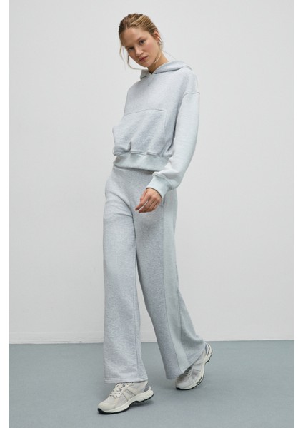 Tansy Kadın Kolları Kumaşın Tersinden Yapılmış Kapüşonlu Relaxed Fit Grimelanj Sweatshirt