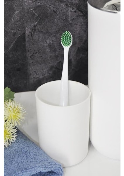 Diş Fırçalık ve Macunluk Beyaz