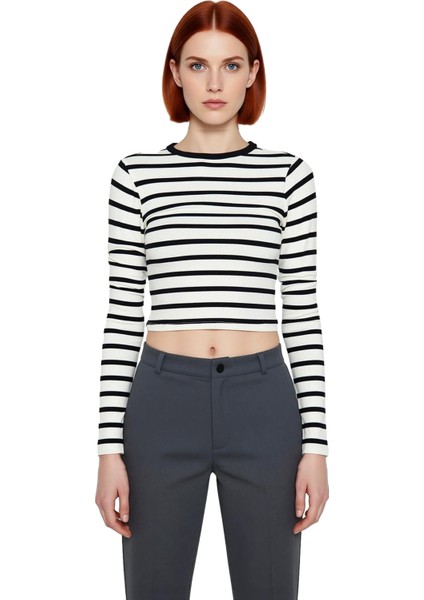 Kadın Moda Şık Üst Giyim Crop Bisiklet Yaka Slim Kalıp Örme Viskoz Yumuşak Kumaşlı Fitted Esnek Bluz fiyatları