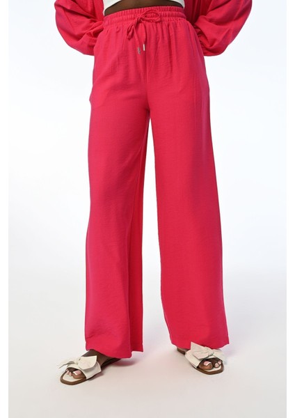 Kadın Rahat Kalıp Bol Paça Beli Lastikli Düz Renk Pantolon