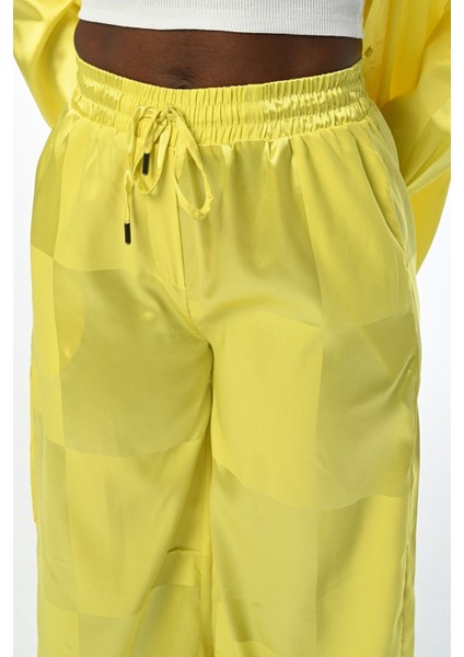 Kadın Rahat Kalıp Bol Paça Kare Desenli Sarı Jakarlı Pantolon fiyatları