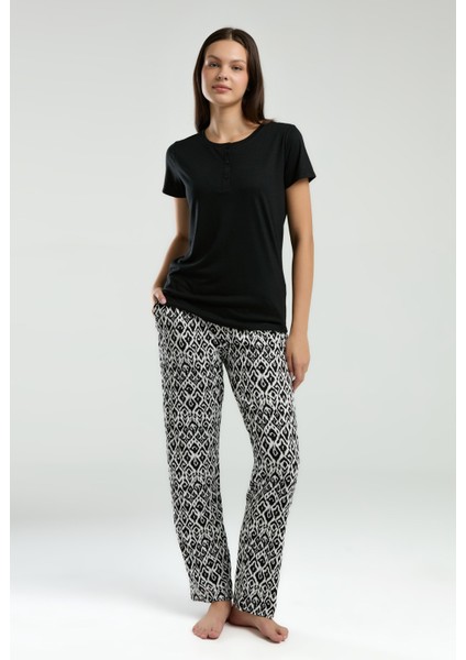 Kadın Viskon Kumaş Düğmeli Yaka Kısa Kollu Ikili Pijama Takımı Çorap Hediyeli fiyatları