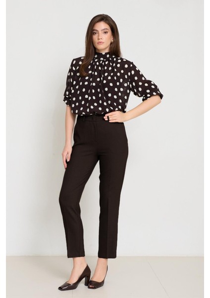 Acı-Kahve Cep ve Bel Detaylı Tam Kalıp Pantolon