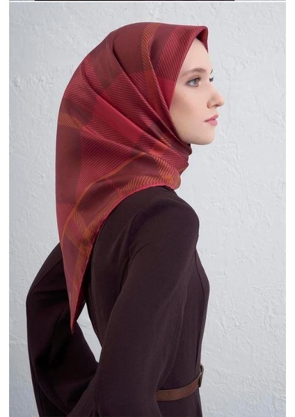 2025 Desenli Saf Ipek Twill Eşarp 9418-03 fiyatları