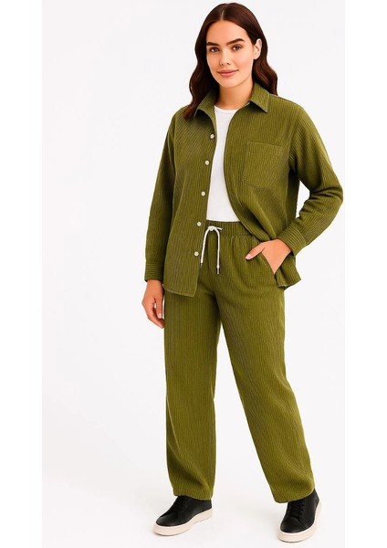 Kadın Kadife Oversize Takım – Gömlek ve Pantolon Ikili Set Füme Corduroy Şıklığı, Rahat ve Zarif Duruş Yumuşak Dokulu Kadife Kumaş modelleri