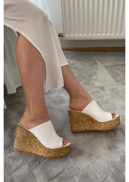 Kadın Limo Beyaz Dolgulu Mantar Taban Terlik 10 cm Beyaz indirimleri