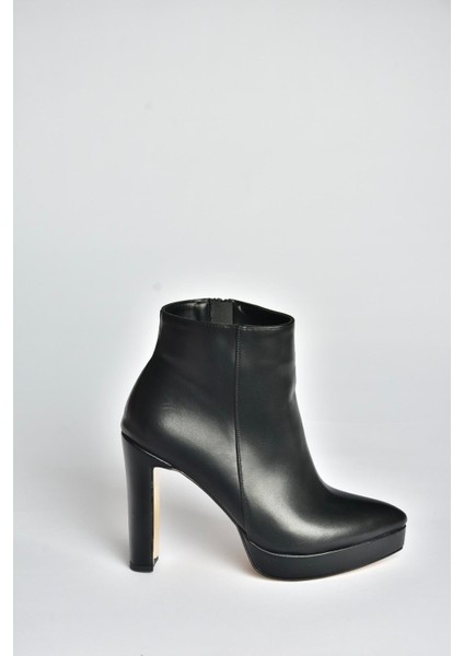 V820660109 Siyah Kalın Platform Topuklu Kadın Bot fırsatları