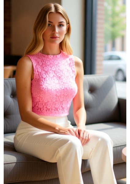 Kadın Vücuda Oturan Bisiklet Yaka Kolsuz Örme Dokulu Crop Üst Kaliteli Şık Rahat Modern Zarif