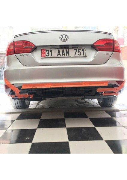 Vw Jetta Makyajsız Egzoz Görünüm Difüzör 2010-2014 Parlak Siyah fiyatları