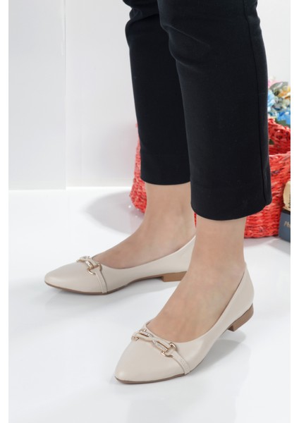 Klasik Taşlı Sivri Burun Kadın Babet