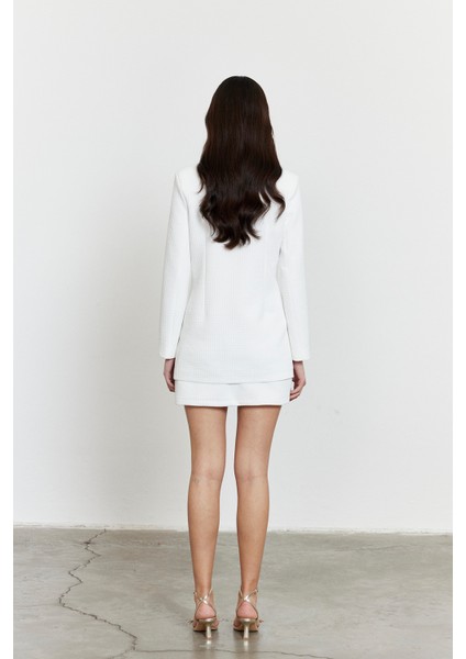 Dokulu Blazer Etek Takım Beyaz fırsatları