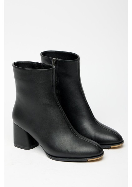 Siyah Kadın Yuvarlak Burun Basic Bot