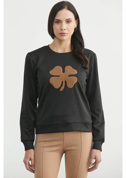 Kontrast Kabartma Baskılı Sweatshirt - Siyah fiyatları