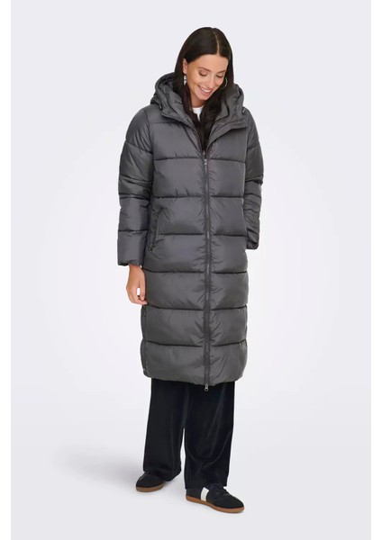 Kadın Onlmontana Kapüşonlu Uzun Şişme Mont 15226559 Gri