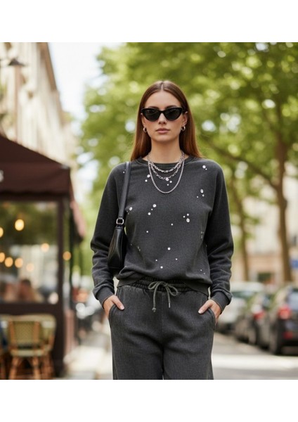 Kadın Taş Detaylı %95 Pamuk %5 Elastan Normal Kalıp Batik Siyah Sweatshirt – Bisiklet Yaka