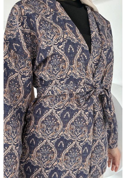 Kuşaklı Etnik Desen Kapitoneli Tesettür Ceket P-00018948 indirimleri