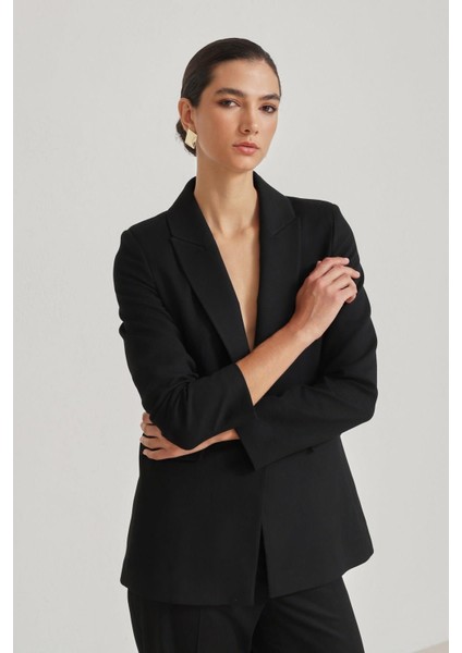 Siyah Tek Düğme Detaylı Ceket