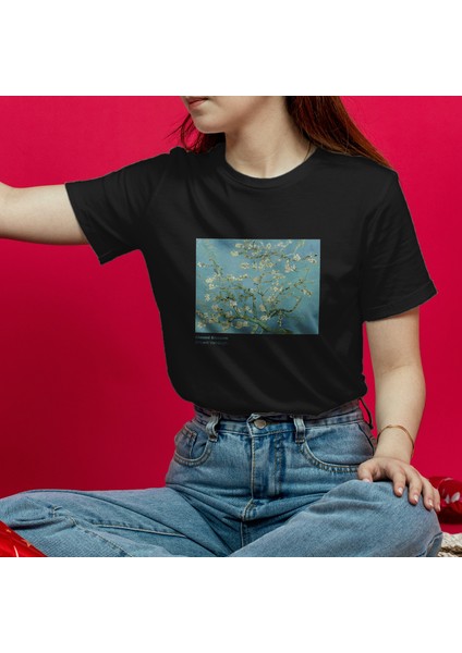 Almond Blossoms Tişört - Siyah modelleri