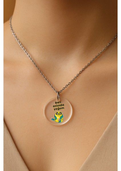 Şeffaf Sert Akrilik Kolye Ucu ve Üzeri Zincirli Desenli Kolye Ben Aslında Yogum