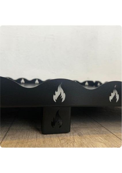 Metal Şömine Soba Altlığı Ayaklı | Siyah Ateş Desenli (100X80CM) fırsatları
