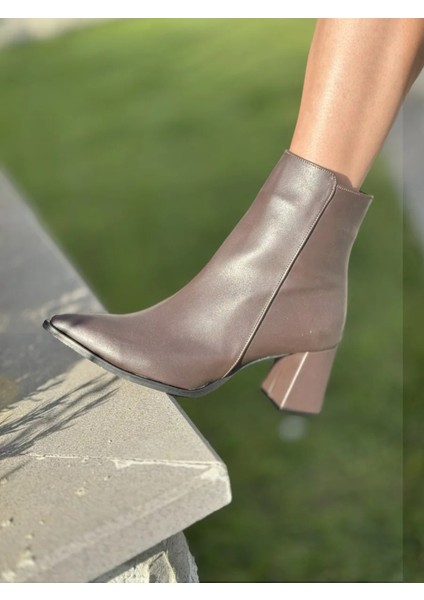 Brona Sivri Burun Topuklu Bot Büyük Numara fırsatları