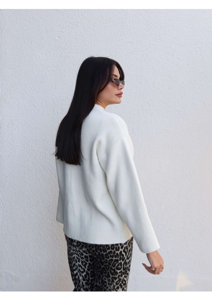 Dik Yaka Cepli Triko Hırka indirimleri