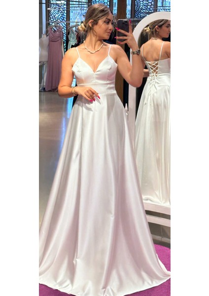 Beyaz Ip Askılı Sırt Dekolteli Anvelop Yırtmaçlı Kloş Etekli Saten Uzun Abiye Elbise 6777