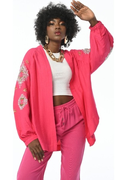 Kadın Sırtı ve Kolu Payetli Oversıze Kesim Kimono fırsatları