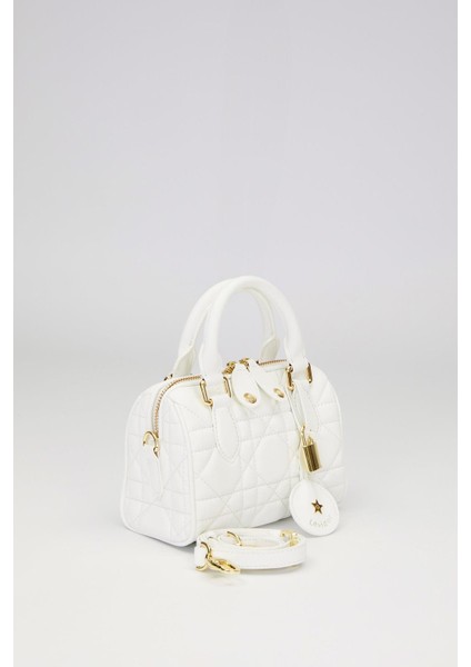 Beyaz Kilit Aksesuar Detaylı El Çantası fiyatları