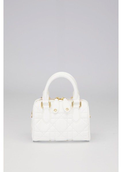 Beyaz Kilit Aksesuar Detaylı El Çantası fırsatları