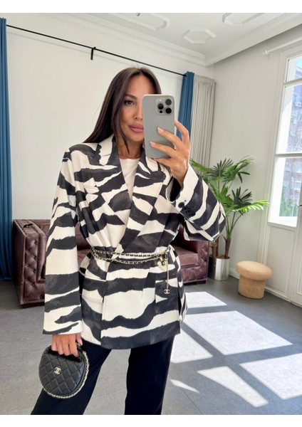 Keyymod Kadın Önde Çift Yırtmaçlı Zebra Desen Oversize Blazer Ceket fiyatları