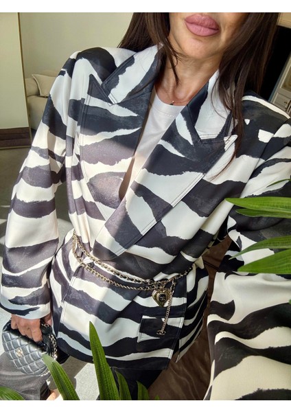 Keyymod Kadın Önde Çift Yırtmaçlı Zebra Desen Oversize Blazer Ceket indirimleri